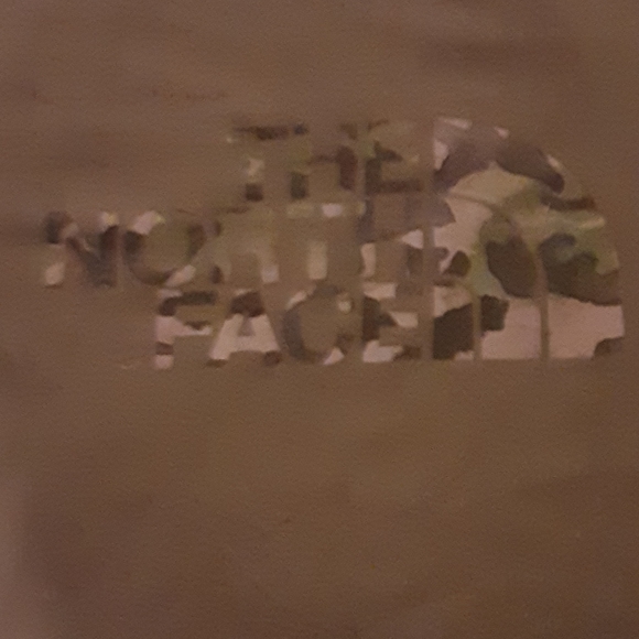 The Northface camoflauge shirt - Picture 2 of 3